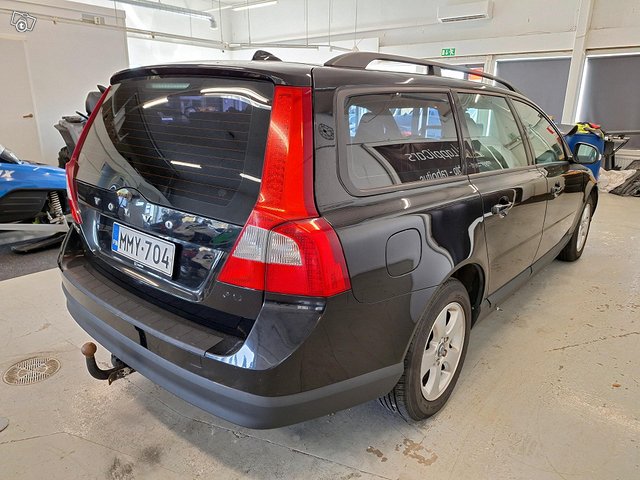 Volvo V70 4