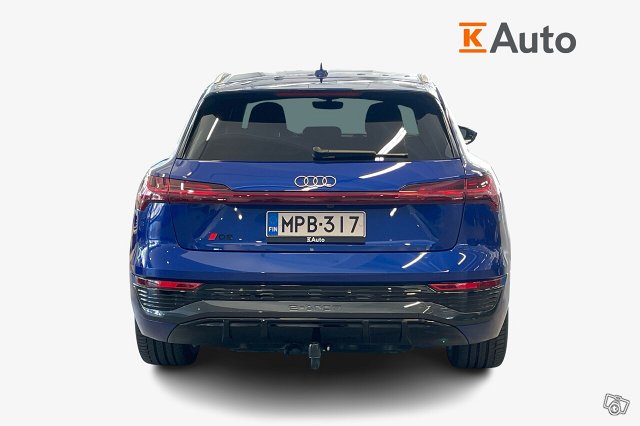 Audi Q8 E-tron 3