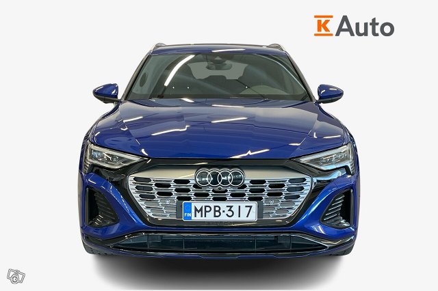 Audi Q8 E-tron 4