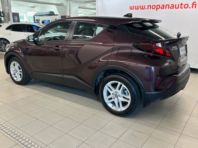 Toyota C-HR 2