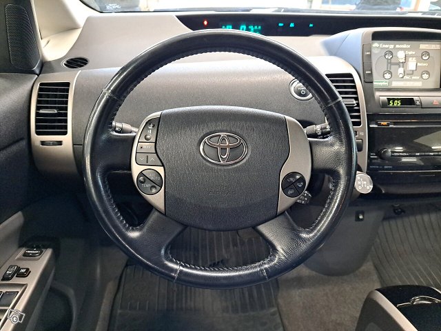 TOYOTA PRIUS 12