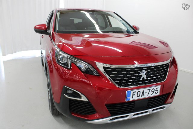 PEUGEOT 3008 4