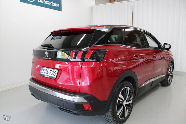 PEUGEOT 3008 5