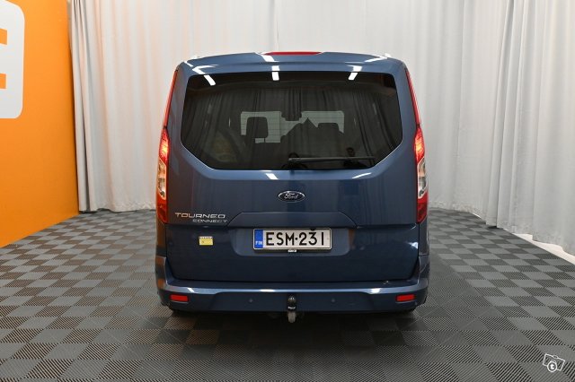 Ford Grand Tourneo Connect 6