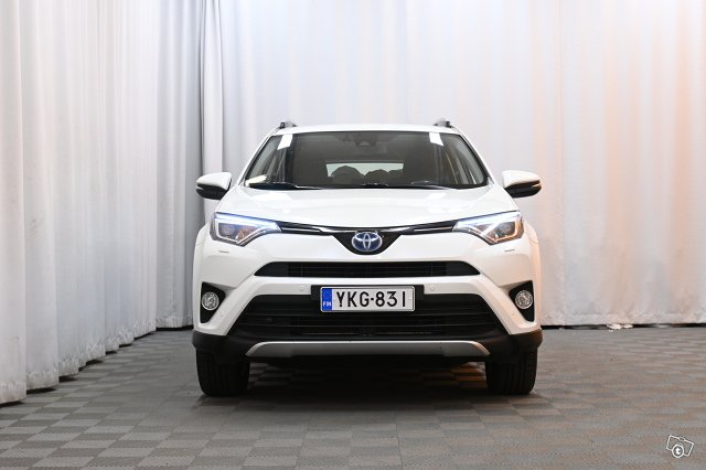 Toyota RAV4 2