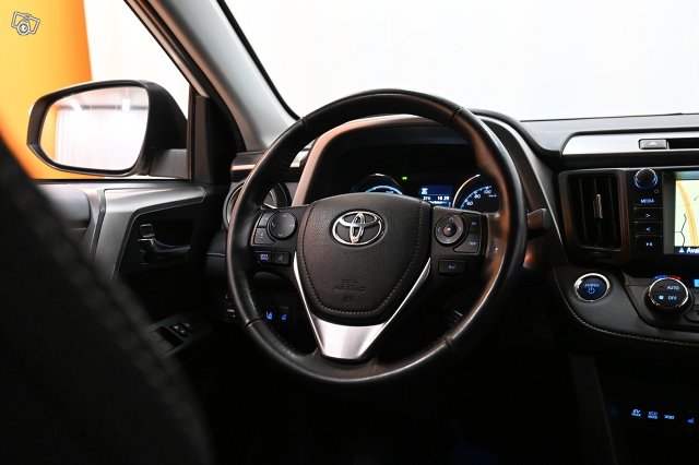 Toyota RAV4 13