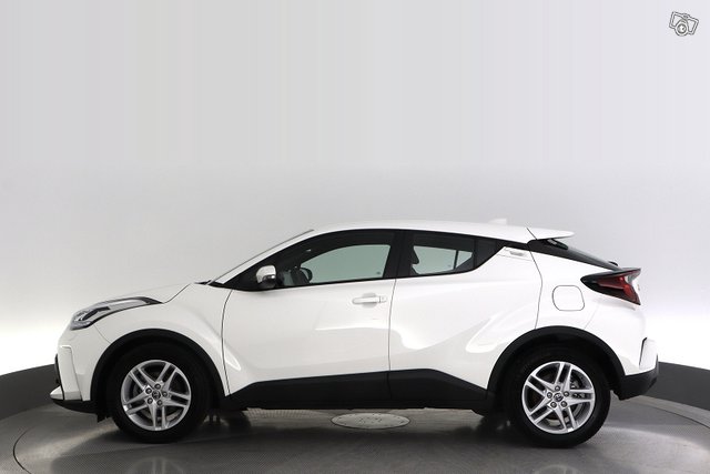 Toyota C-HR 2