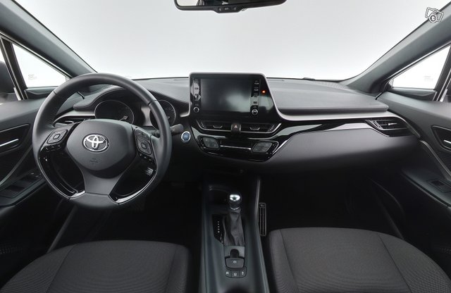 Toyota C-HR 10