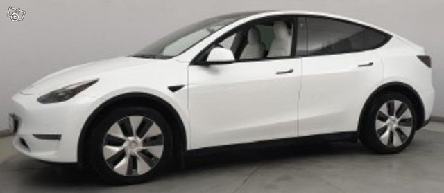 TESLA MODEL Y 1