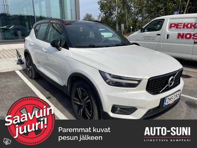 VOLVO XC40