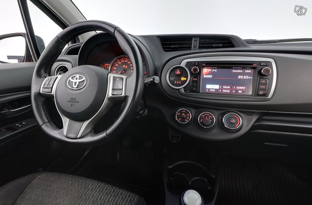 Toyota Yaris 9