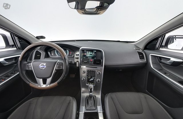 Volvo XC60 11