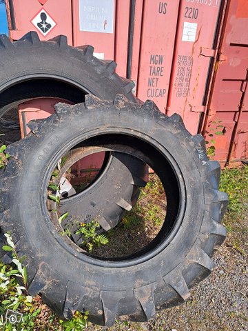 Michelin 16.9R34 Traktorin rengas, kuva 1