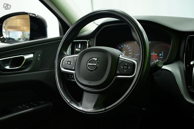 Volvo XC60 9