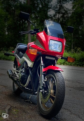 Suzuki Gsx 500Es 2