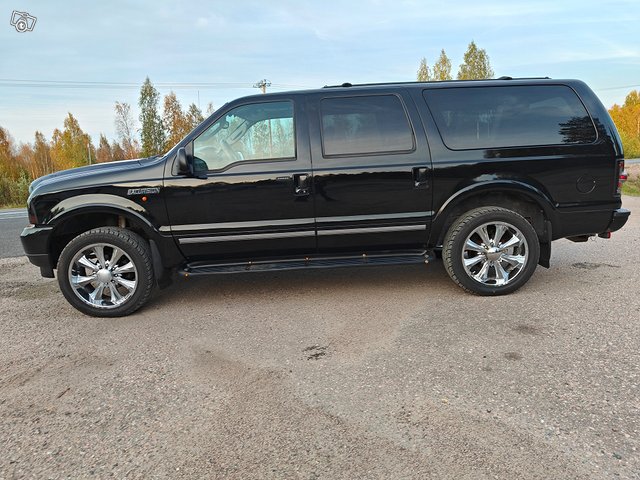 Ford Excursion 3