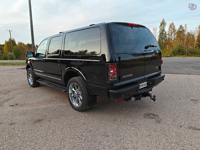 Ford Excursion 5