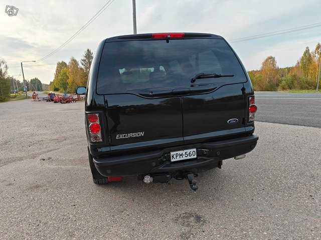 Ford Excursion 6