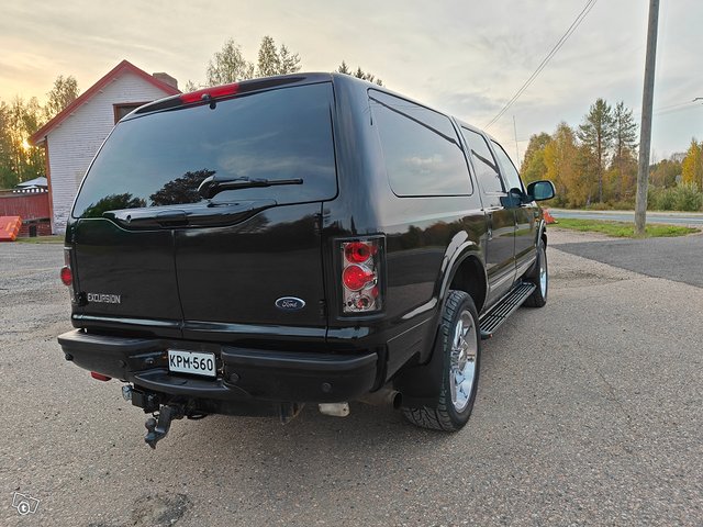 Ford Excursion 8