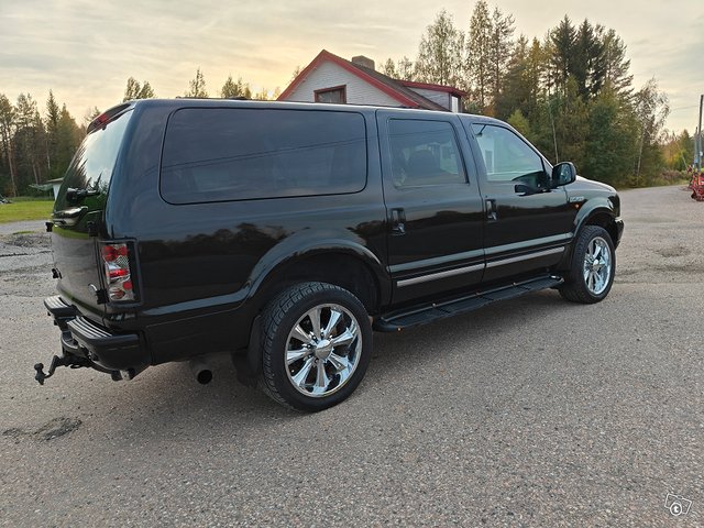 Ford Excursion 9