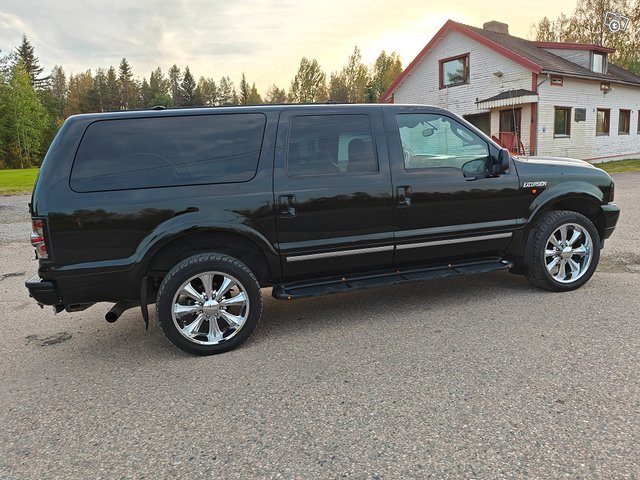 Ford Excursion 10