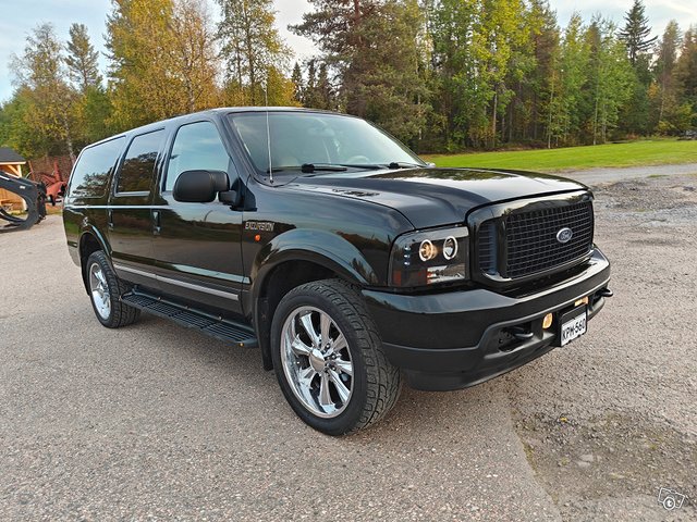 Ford Excursion 12