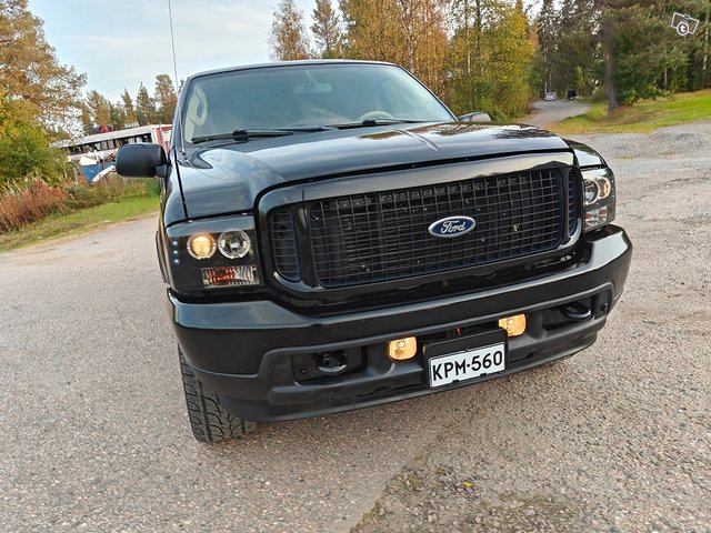 Ford Excursion 13