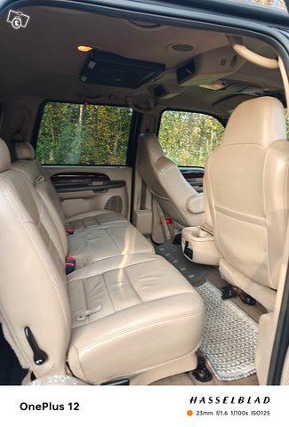 Ford Excursion 20