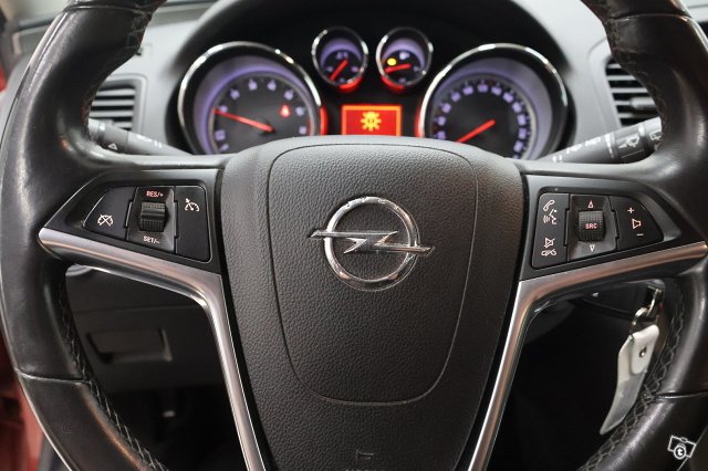 Opel Insignia 11