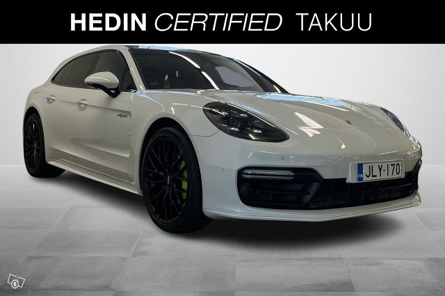 PORSCHE Panamera 6