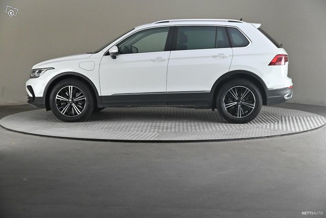 Volkswagen Tiguan 4