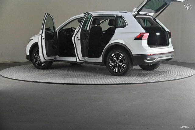 Volkswagen Tiguan 7