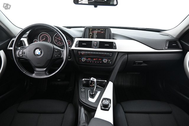 BMW 320 19