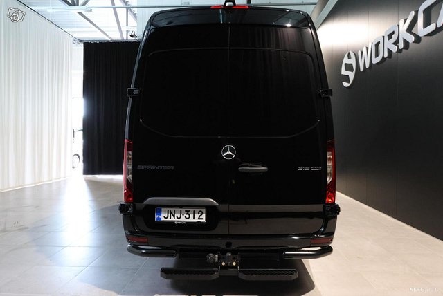 Mercedes-Benz Sprinter 4