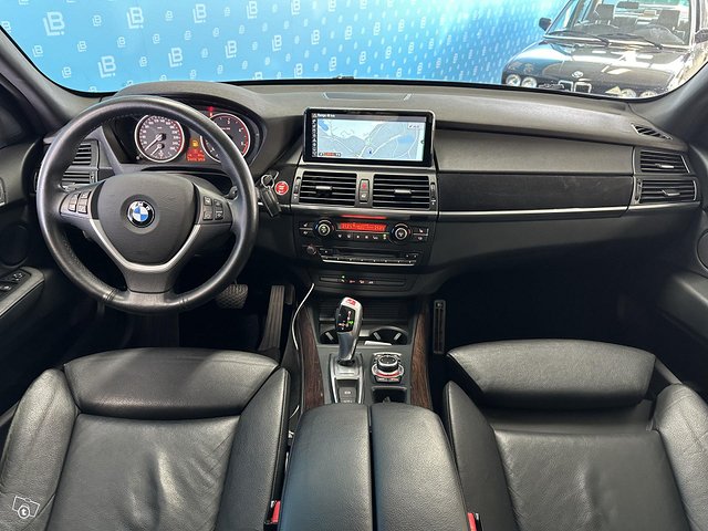 BMW X5 24