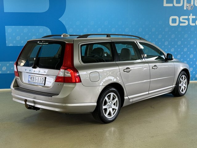 Volvo V70 13