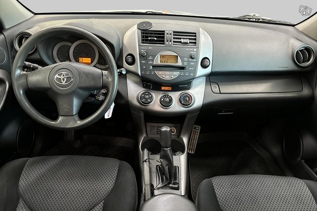 Toyota RAV4 12