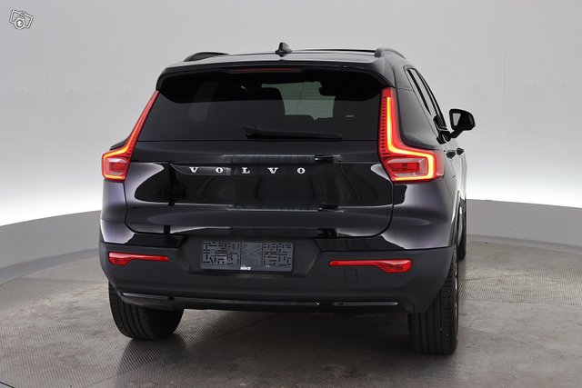 Volvo XC40 10