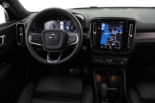 Volvo XC40 18