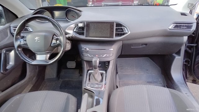 Peugeot 308 7