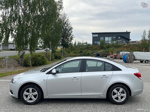 Chevrolet Cruze 4