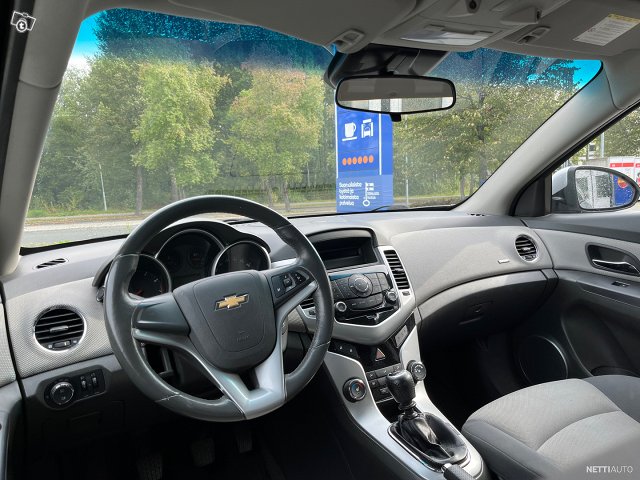 Chevrolet Cruze 13