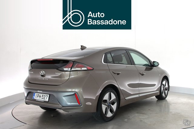 HYUNDAI IONIQ Hybrid 6