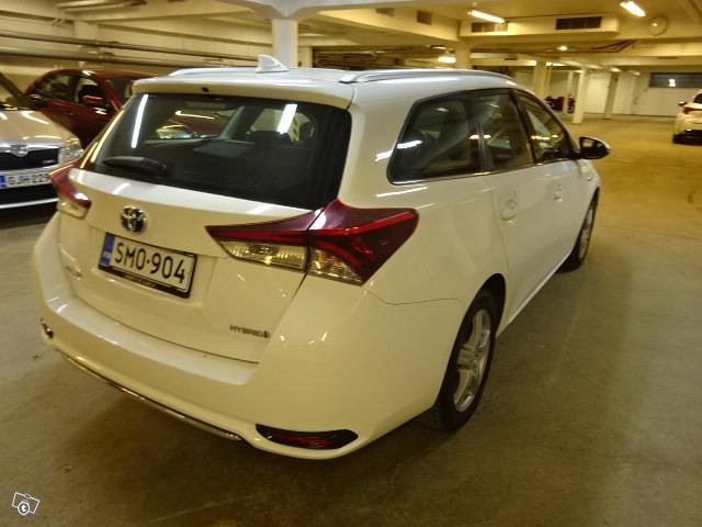 TOYOTA AURIS 5