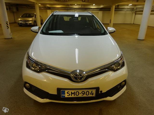 TOYOTA AURIS 7