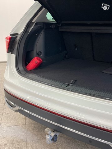 VOLKSWAGEN Tiguan 6