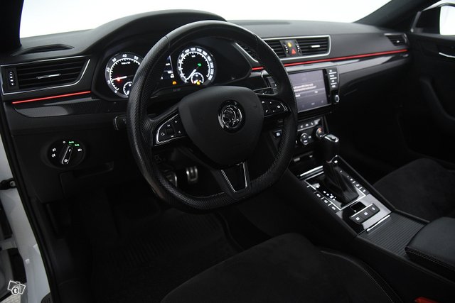 Skoda Superb 18