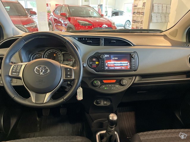 Toyota Yaris 10