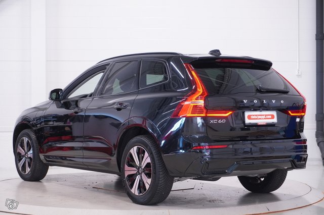 VOLVO XC60 7