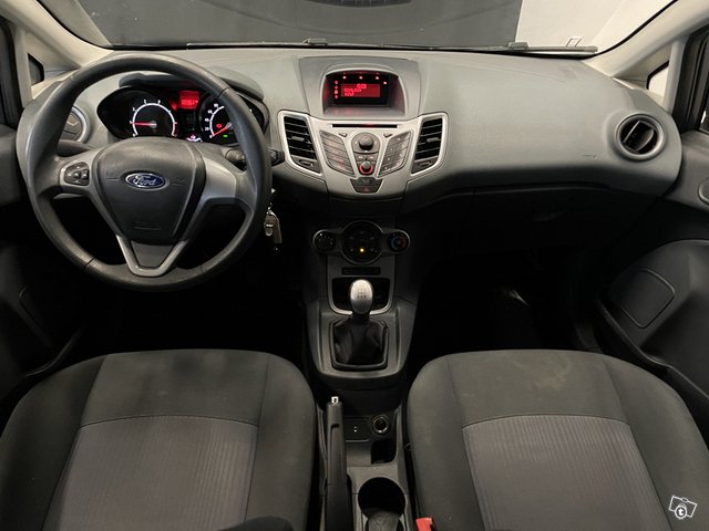 Ford Fiesta 11